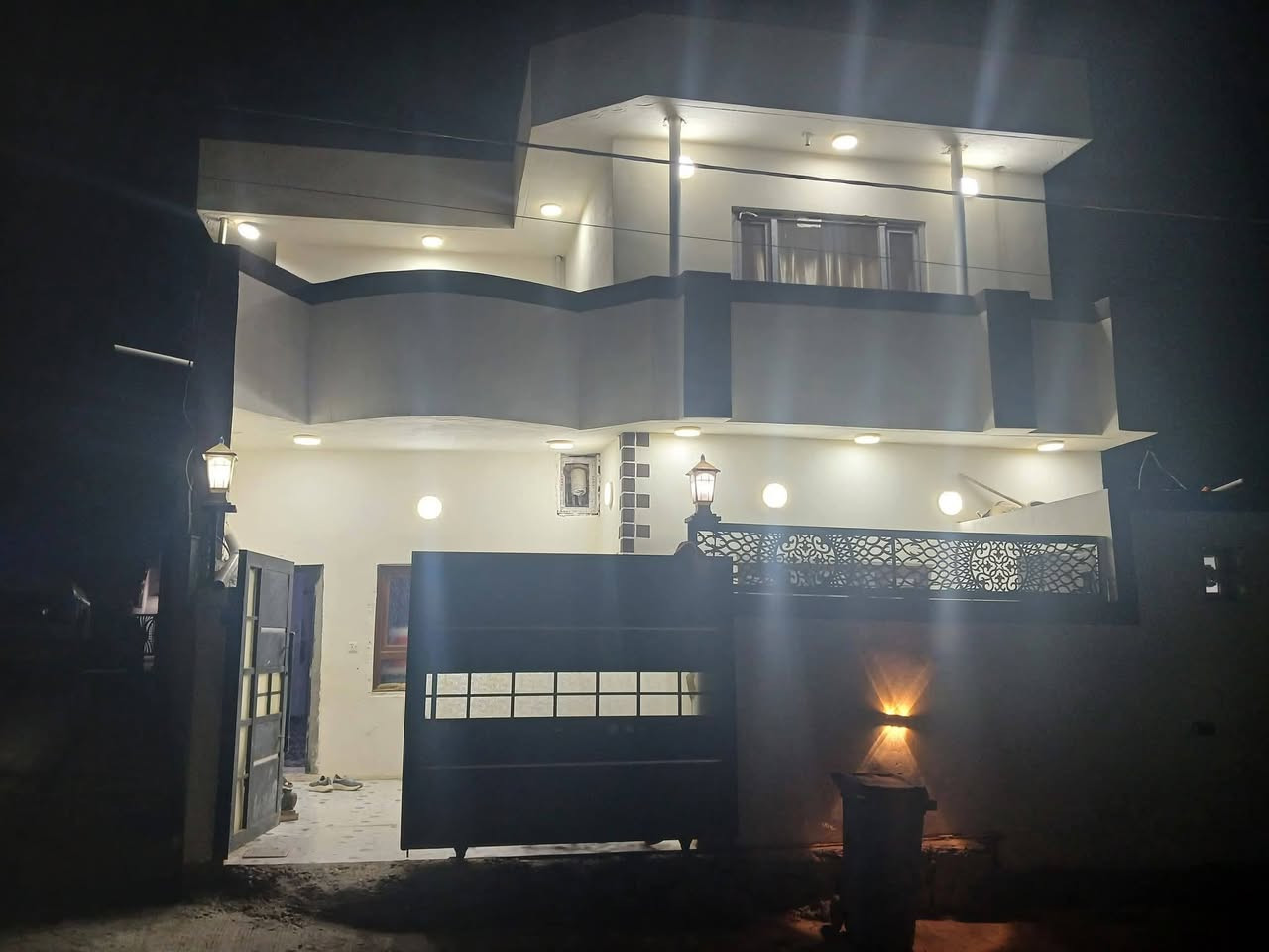 بيت زراعي ١٣٠ متر ركن صياده 

شارع تبليط خدمات 

بناء صفر جديد  بناء ٢٠٢٥

السعر ٦٥مليون  ٣ غرف نوم صفر ٤ في ٤ حجم الغرفه 

استقبال مطبخ صحيات ٢ حمامات ٢ 

***********
