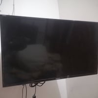 تلفزيون • شاشة ٣٢بوصة • شغالة