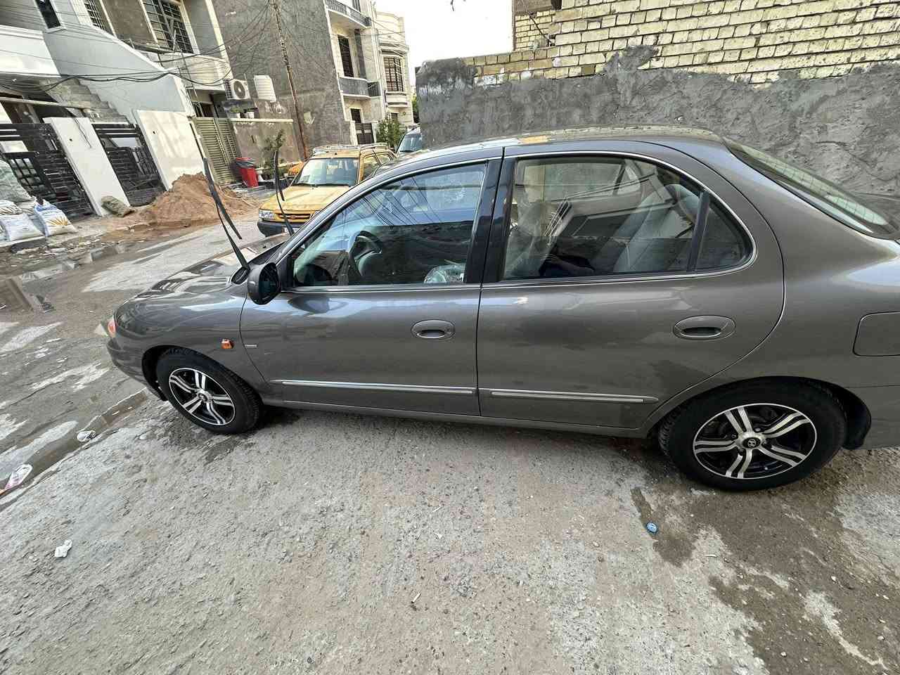 السلام عليكم سيارة الانترا موديل 2000 سياره جاهزة من كلشي تبريد منظومة جديدة شادة صدر امامي خلفي جديد عليها ادامة كاملة يعني ما تصرف عليها ربع السعر 58 وبيها مجال ///عنوان بغداد حي الجهاد 
*********** متواجد اتصال واتساب
