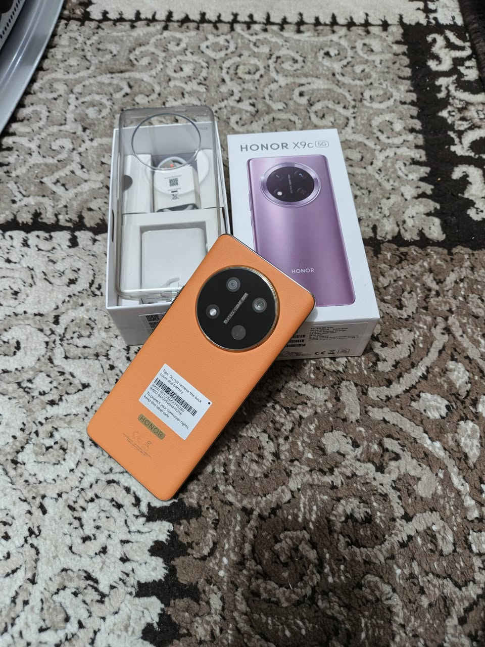 سلام عليكم جهاز هونر x9cجهاز لوك مستعمل شي قليل زلغ مابي غراضه كامله ذاكره 256عشوئيه 8 للبيع رايده 275وبي مجال قليل مكاني الدوره هاذ رقمي ***********ماعندي توصيل ماعندي توصيل
