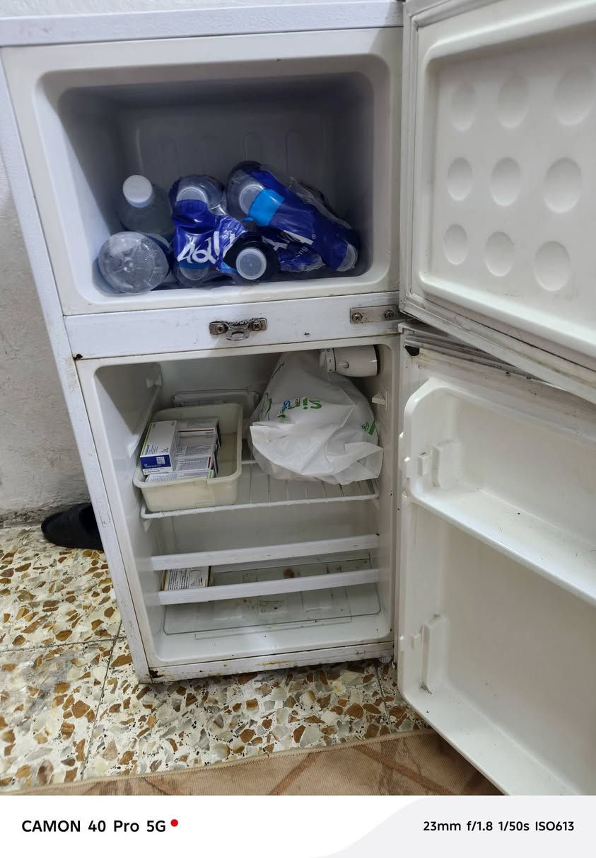 ثلاجه صغيره حلوه ونظيفه شغاله فيها صوت بالماطور خمس دقائق ويقطع الصوت مكاني بغداد نهايه الشعله منطقه الدهنه السعر 75 وبيها مجال‏‪***********‬‏
