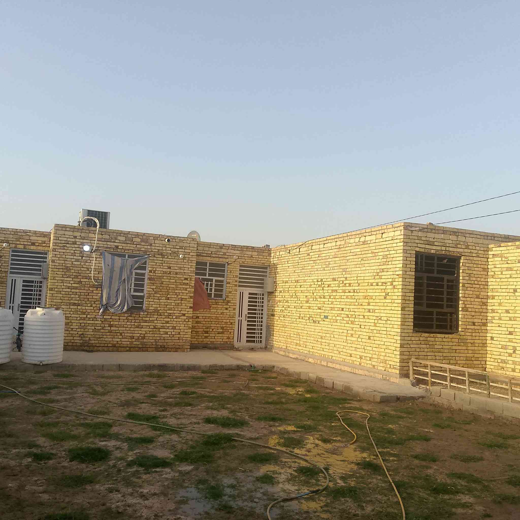 بيتين البيع المساحه 1000متر على طريق ابو الماش خلف بيت حطيبه
*********** السعر 125مليون بي مجال
