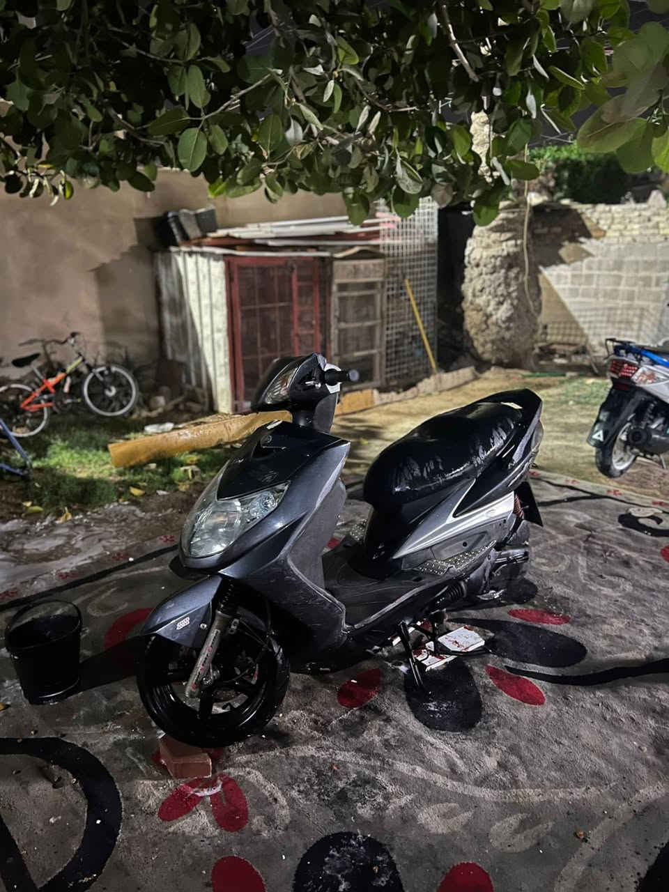 سلام عليكم دراجه سكنز للبيع دراجه نضيفه امانته الله ورسوله دراجه ماصار شهرين من نزلته أوراق كامله دراجه كفاله عاامه موجود عل فيس هاذ رقميّ واتساب ***********
