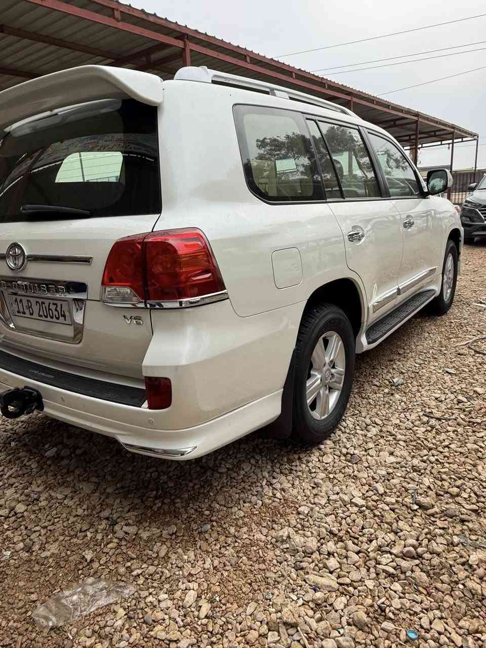 سلام عليكم لاندكروز مديل 2014فطيم سياره جديده ماشيه 130 الف تخم تاير كير مكينه حداديه سياره جديده وضع الشركه  مكينه V6مكان بابل الشوملي الستفسار ***********
