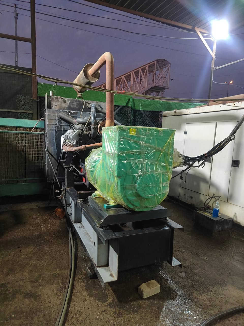 السلام عليكم موالده سكانيا 144للبيع راس تواليد ستنفورد جديد350كيفي ***********
