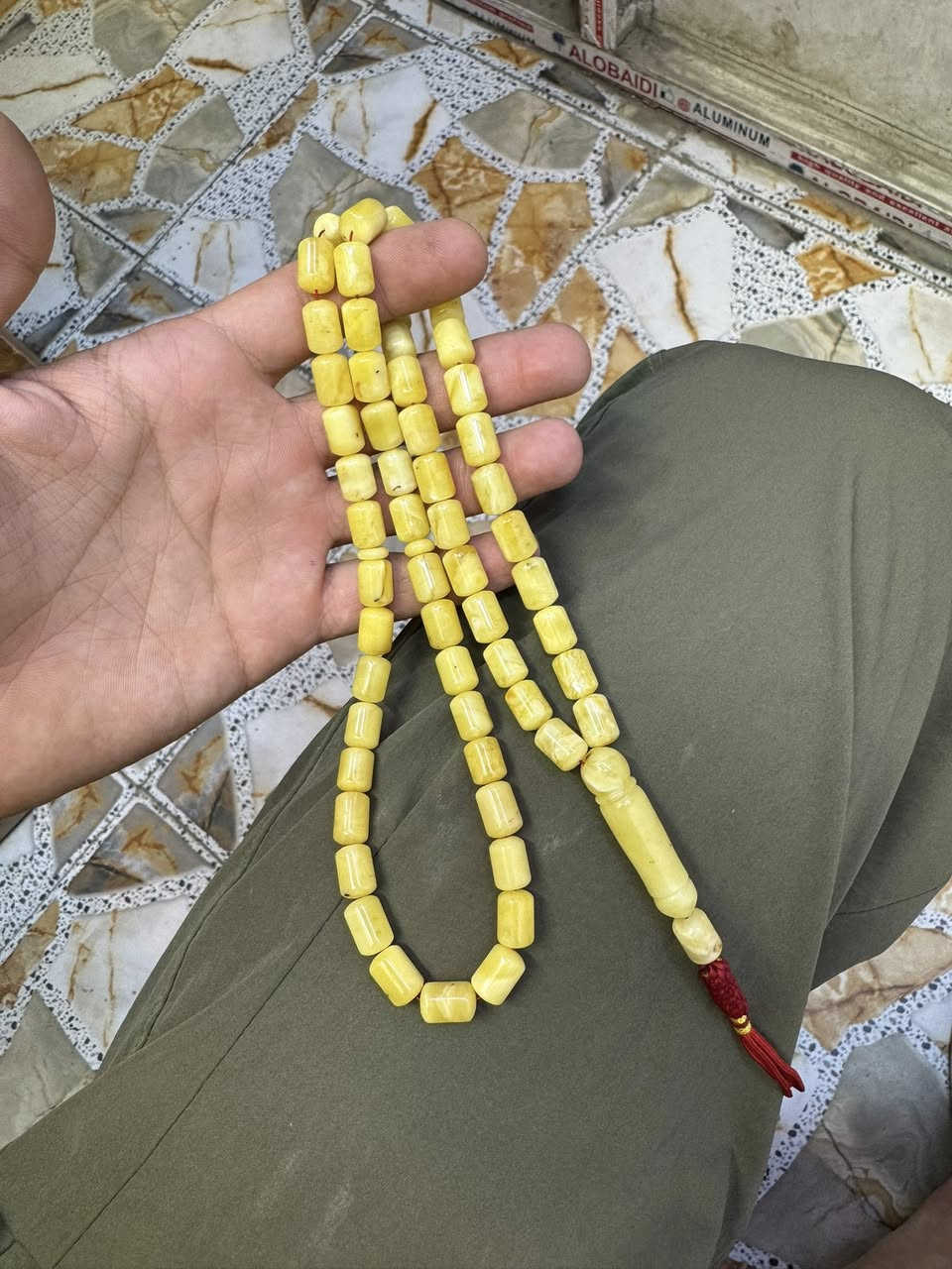كويتي شجري  من كهرب بولوني حر طبيعي قطعه جميله بشكل نمش بسيط الوزن 37 صافي يوجد توصيل متواجد واتساب***********
