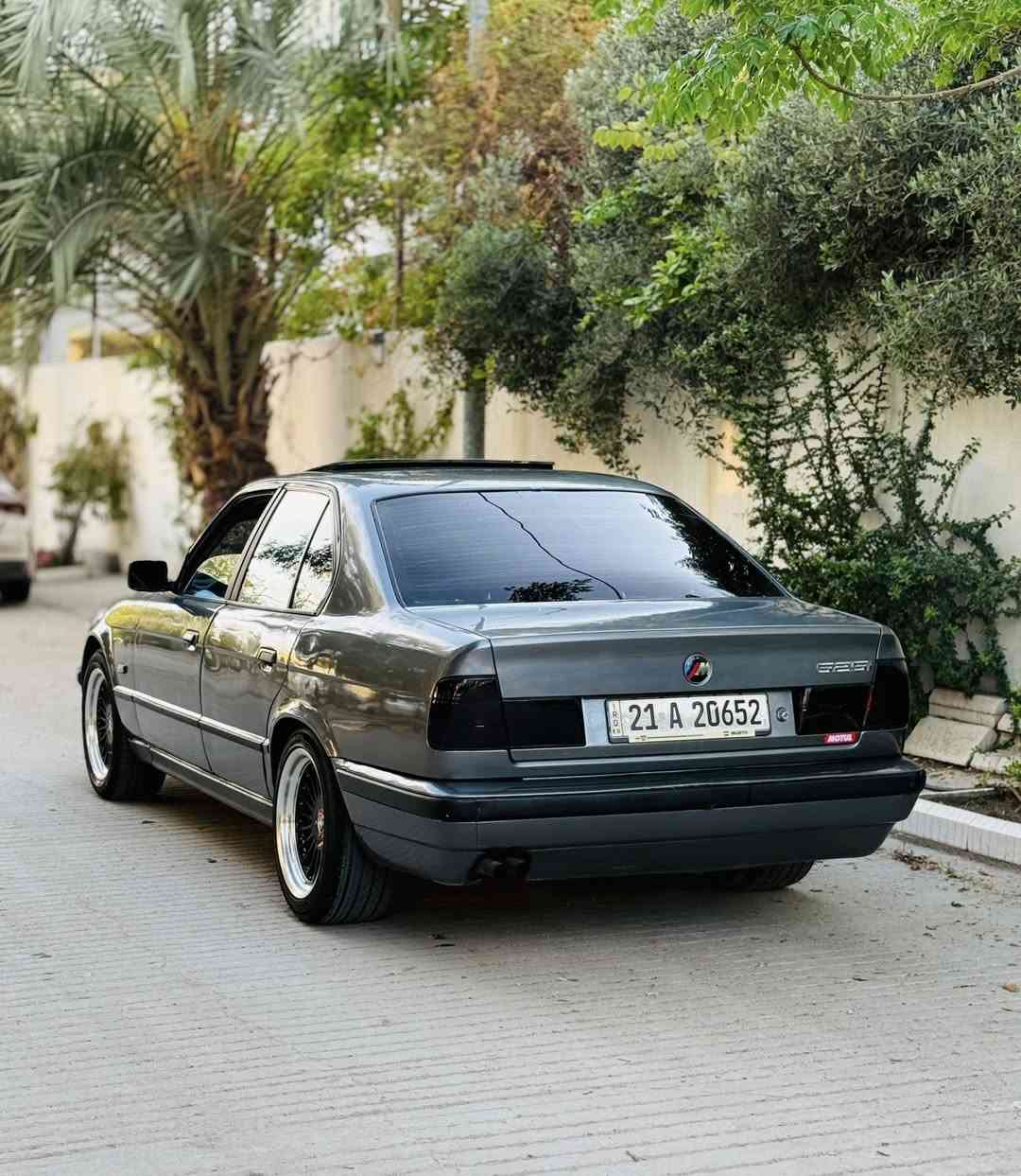 السلام عليكم 🧿

للبيع BMW 525i 

وارد اليابان 🇯🇵 

اصل 525i بليته وسنويه 

السياره بلاديه بمعنى الكلمه 

مكينه6سلندرمسكرفانوس

كيراوتو 3وضعيات قياده🔗

كيرومحرك مكفولات💎

موديل1990🚸

رقم سليمانيه سنويه لل2029 

تحويل اووكاله مظمون 🪩 

اللون نفطي صبغه جديده

بدون ظربه اوخياس نهائيا

بجم عريض مري طياره

غرفه جلد ميكانيك نضيفه

سلايت روف طكتين✳️

بك لايت ديبو 🌠

سنتر لوك شخاطه 🎑

صالنصه بلاديه حته حجر البيئه موجود نعومه فول

 4 جامات كهرباء⚠️

حداديه اماميه خلفيه جديده

تبريد ثلج ❄️ 

كهربائيات بلاد بدون جطلات

 السياره مابيه كلوب طافي كلهه شغاله

كلج مروحه راديتر حاضن جدد

ادامه كامله للمحرك من البلكات للفيتبم كله جديد 

منضومت البانزين 100‎%‎

ويل البينه 17 اصلي توسايز جديد تخم تاير جديد باتري جديد

السياره جاهزه بدون مصرف

مكاني النجف 🕌

السعر 65$💸

***********☎️
