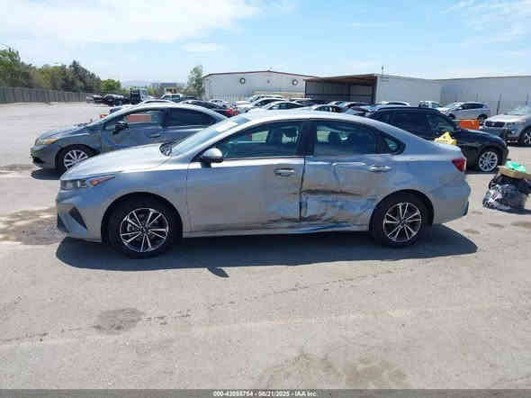 🇮🇶🇺🇸 فرصة مميزة لأصحاب كتب الشهداء 🇮🇶🇺🇸
اعلان مزاد
السعر بيع مباشر : 6,975 $
تاريخ المزاد يوم : 2025/12/8
نوع السيارة:  KIA FORTE LXS 2024
#يمكن_إدخالها_بكتاب_ذوي #الشهداء
#او_شحنها #إلى_الأمارات
#إقليم_كردستان 
#العقبة
#ام_قصر
الضرر كما موضح بالصور
📍 العنوان : الموصل حي الوحده الشارع العام قرب دائرة اللجان الطبية 
📞 : ***********
📞 : ***********
📞 : ***********
#مزاد_الامين_للسيارات_الامريكية_
