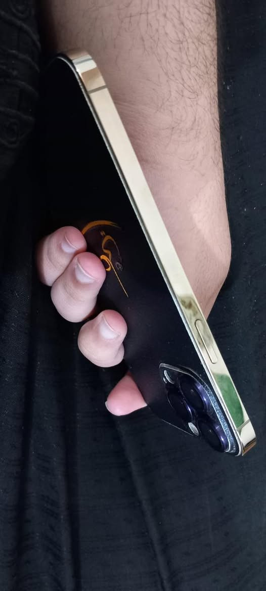 آيفون 13 برو ماكس (13 Pro Max)
ذاكرة 256، نسخة خطين فعالة.
• البطارية: 79% (بلاد ما مبدلة).
• النظافة: الجهاز بلادي ما مفتوح نهائياً.
• ملاحظة: الظهر بيه فطر ومغلف (مثل ما موضح بالصور) اي تاثير ماكو
• الملحقات: كفر دفتري + شاحن أبل أصلي.
💰 السعر: 700 ألف (وبيه مجال بسيط للشراي حق الجية).
📍 المكان: بغداد ..


**إذا كنت صاحب هذا الإعلان وتريد حذفه لأي سبب، رجاءا أرسل رسالة إلى الدعم الفني**