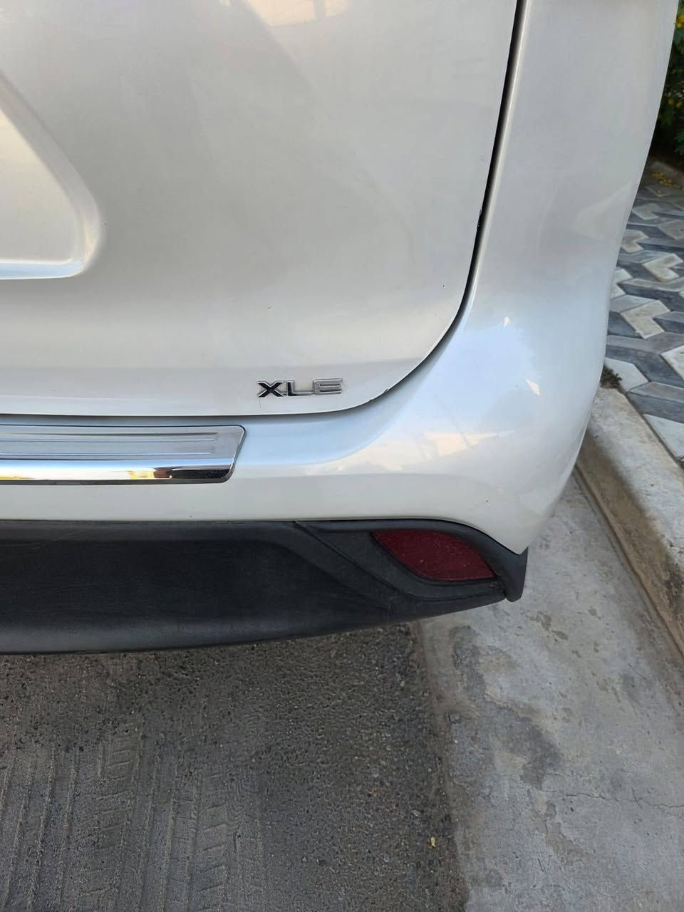 🚗 للبيع: تويوتا هايلندر XLE 6V 2022
✨ التفاصيل:
- محرك: V6 بنزين 3.5 لتر
- فئة xle فل مواصفات
- اللون: أبيض صدفي
- رقم: بغداد 
- الممشى: 90000 كم

🛋️ المواصفات:
- 7 راكب
- داخل Vip لون بيجي مميز 
- تدفئة كشنات
- سلايد (فتحة سقف)
- صندوق كهرباء
- شاشة وسطية كبيرة + نظام صوتي
- كاميرا خلفية 
- رادار أمامي + رادار جانبي + رادار خلفي 
- لايت زنون + لايت أوتو
- مرايا كهرباء 
- ويل كب
- بردات جانبية
- بصمة تشغيل + دخول ذكي
- مثبت سرعة + نظام أمان كامل (Toyota Safety Sense)
-كتاب تضليل  50%
-رقم بغداد الجديد تحويل مباشر 
السعر : ٣٦٠ وبي مجال 
📍 الموقع: بغداد  الكرخ

🔥 السيارة وارد امريكي (فقط صبغ دعاميه ) 
📞 ***********
