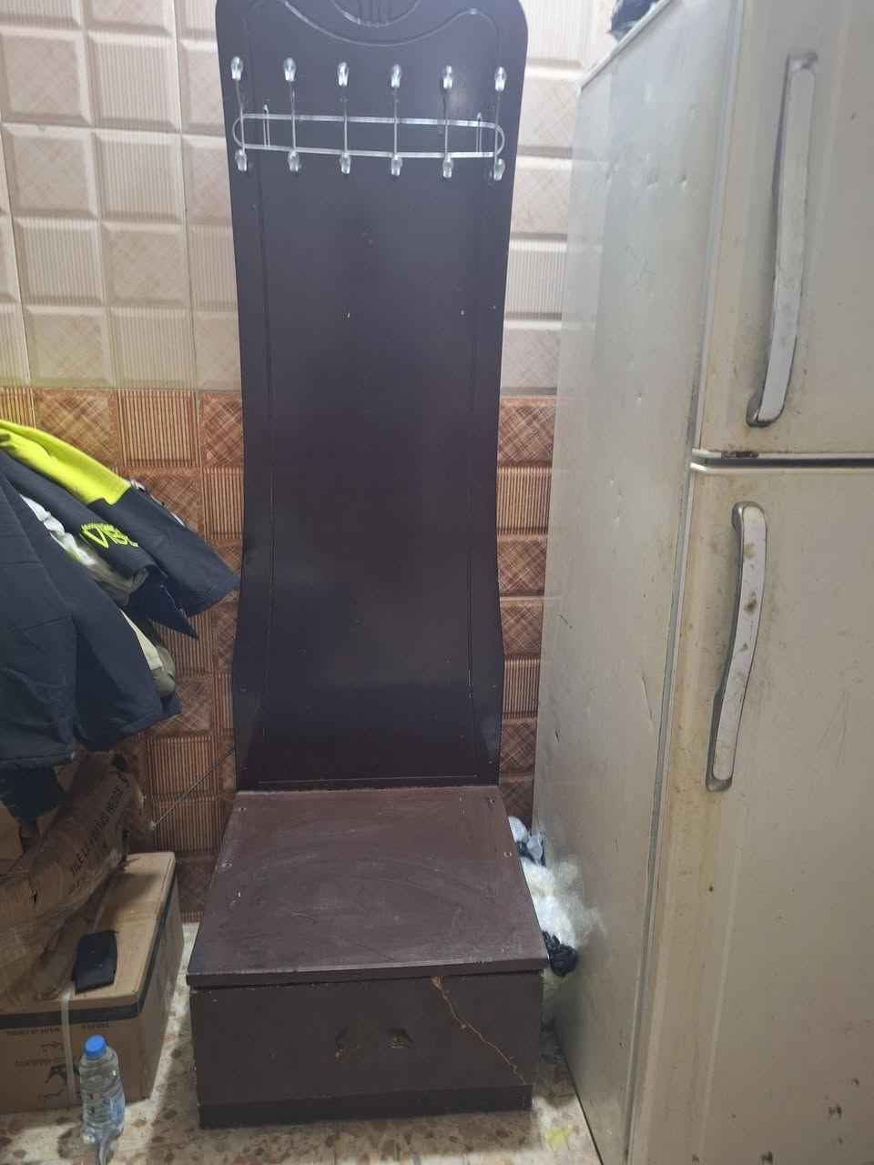 للبيع غراض بيت بسعر مناسب
الدوره شارع الصحه وتساب ***********
ماكو توصيل
جربايه نفرين   50000
كنتور تعلاكه وزينه. 75000
ميز طعام  مع كراسي 20000
