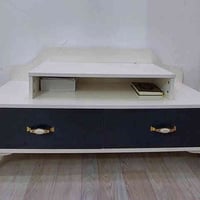 1_الفرشة قبل سنتين اخذناها ولان ثكيله نريد نبيعه وسعره مناسب  2_ميز تل...