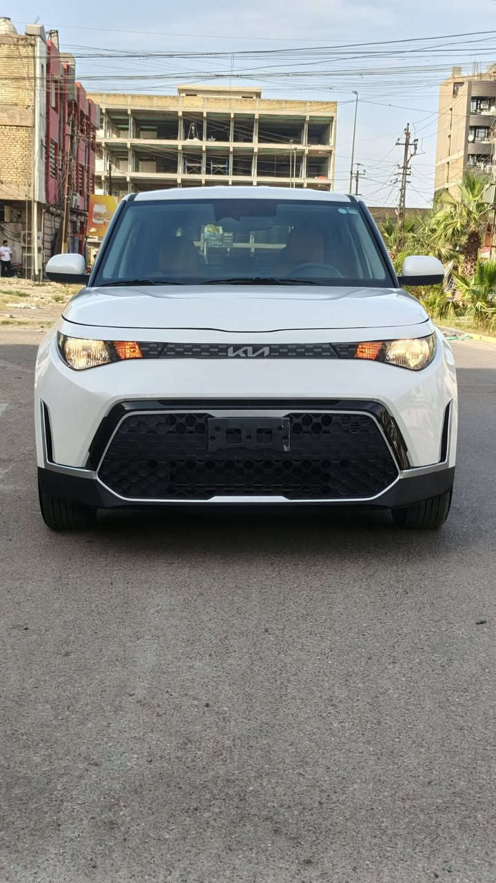 للبيع — Kia Soul وارد أمريكي دخول جديد
▪️ موديل: 2024
▪️ المحرك: 2000  (دوش)
▪️ الممشى: 19 ألف ميل
▪️ جميع الإيربكات سليمة
▪️ بدون تبديل — ليبل واحد السياره 
▪️ بدون دواخل يعني شاصي لغد كفاله 
▪️ مواصفات كاملة:
✔️ رادارات
✔️ توقف ذاتي
✔️ تحكمات
✔️ شاشة كبيرة
✔️ جلد (مسوي بالأردن)
السيارة جديدة بمعنى الكلمة 
التصليح فقط: بداية البنيد + بارد بالجاملغ فقط
والباقي كفالة 
📍 المكان: بغداد — الغدير / ساحة ميسلون
📞 ***********
📞 ***********
⚠️ ملاحظة: السيارة بدون رقم
