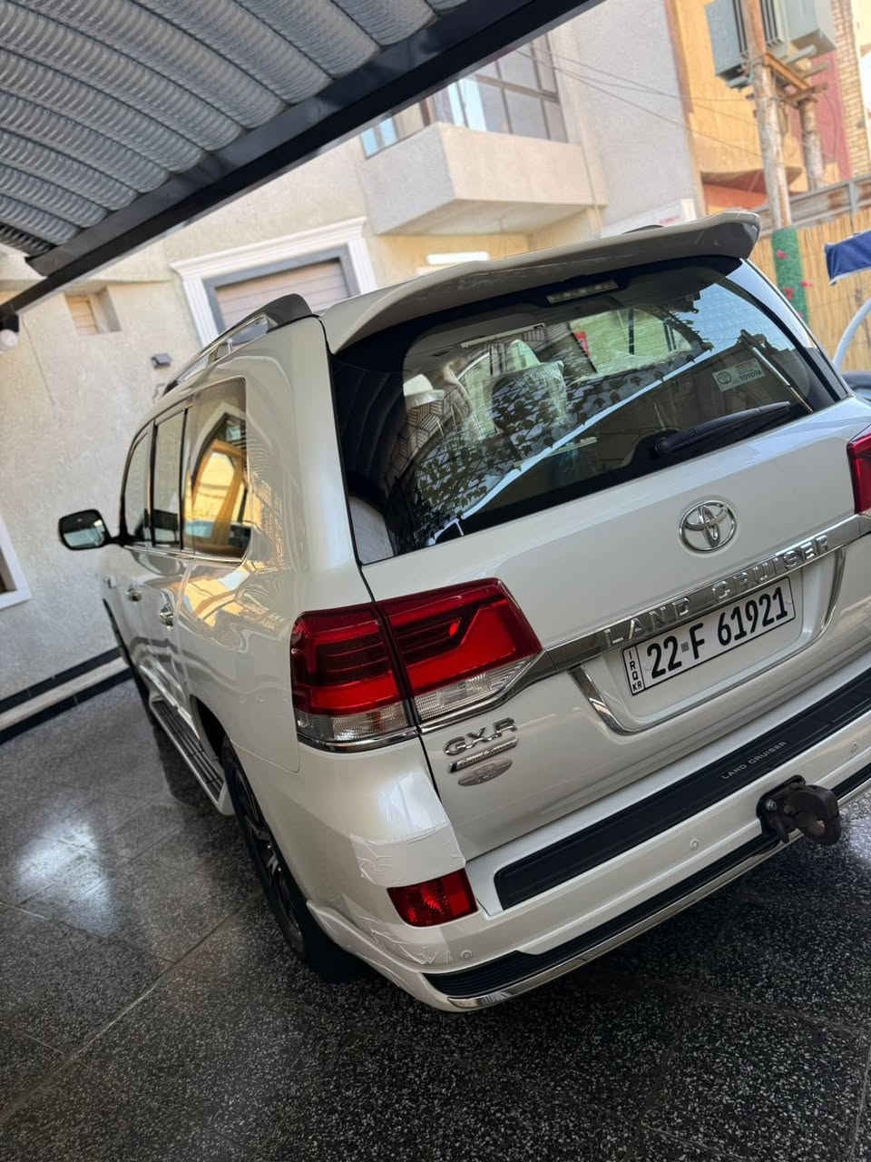 السلام عليكم بيع او مراوس
لاند كروز 2021 ساز خليجي كراند تورنك أصل 
فول مواصفات تطبيق 3 شاشات عداد لكزز ليزري  5 بصمات باب خلفي شفط ويل عدد 5 فول مري قلاب مواصفات للاخير معروفه مواصفات الگراند تورنك 
السيارة رقم أربيل بأسمي شخصياً ماشية 85الف كيلو متر 
السيارة بيها ملاحضات بسيطة مكانين باردموضح سعر 548   ورقه
مكان السيارة: بغداد  
للاستفسار: ***********
