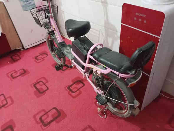 السلام عليكم بايسكل شحن للبيع سعره 300 الف الاتصال عالرقم ***********
