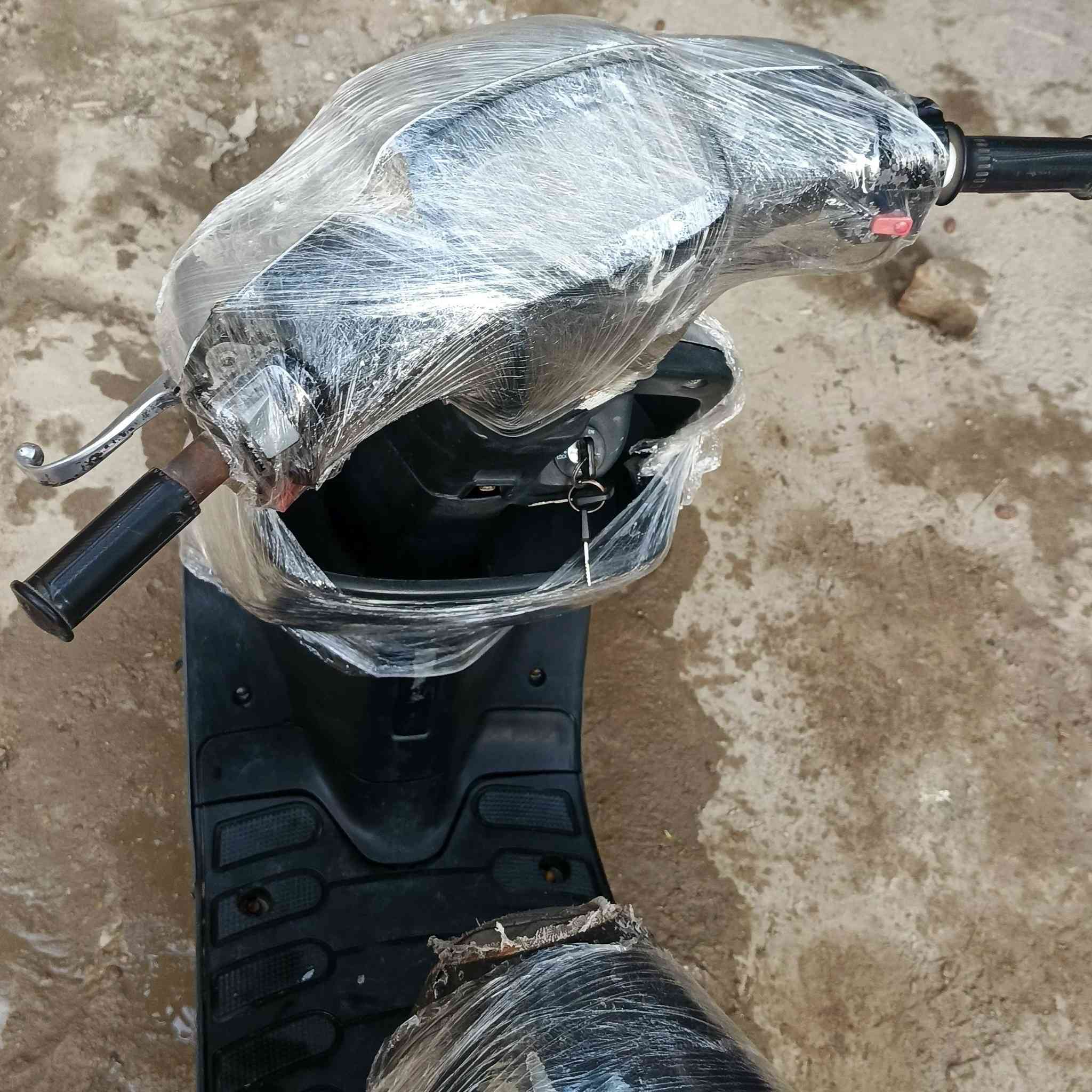 الســلام عليــكم 

دراجه زعره نضيفه تفاصيلها بالخاص سعــر بـ175 الف
*********** وبي واتساب
