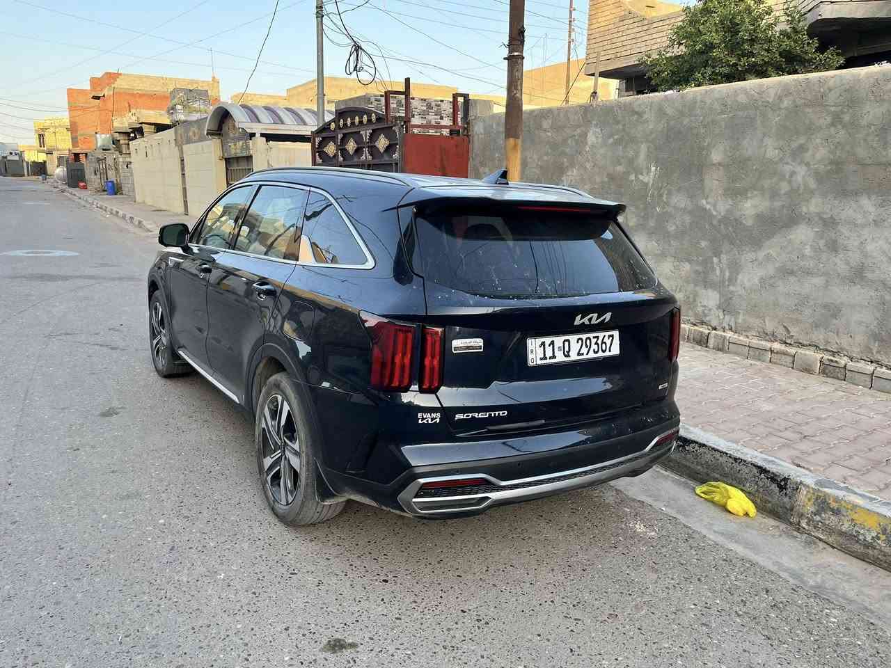 السلام عليكم ورحمة الله
اخواني الاعزاء 
سورنتو 2023 sx prestige  هايبرد 
السعر 25000$ (250) ورقة وبيها مجال للطيبين 
محرك 1600 تيربو 258 حصان
لون نيلي 
الداخل اوف وايت
ماشية50000الف كيلو قابل للزيادة 
المواصفات 
اربع كامرات محيطية 
تدفئة تبريد المقاعد الامامية 
وتدفئة المقاعد الخلفية 
كشنات vip منفصل 
كير ماوس
شفتات استيرن 
هاند بريك بصمة
رادار قراءة خطوط الطريق
رادارات امامي وخلفي وجانبي 
مانع تصادم امامي 
مانع تصادم خلفي 
قيادة ذاتية 
التدخل في حال انحراف السيارة عن المسار 
حساس تحذير في حال فتح اي باب للسيارة وهناك سيارة قريبة 
عدادات دجتل وتفتح كامرة بالعدادات عند الاشارة 
تبريدها خير من الله ثلج 
مستوردها على ايدي دخول شهر السابع 2024 
كصيتها ماشية 5000 كيلو متر 
وبيها هواي مواصفات 
صور الحادث مرفقة بالمنشور 
تبديل جاملغ وصبغ بالباب وشوي التكمة فوك الجاملغ بدون ايرباكات وبدون دواخل مكفولة 
مصلحة تصليح درجة اولى يم سمكرة الحاج محمد المندلاوي 
مكان السيارة الانبار - الحبانية
***********
متواجد  واتساب واتصال بالخدمة
واعتذر عن الاطالة 
تحياتي لجنابكم
