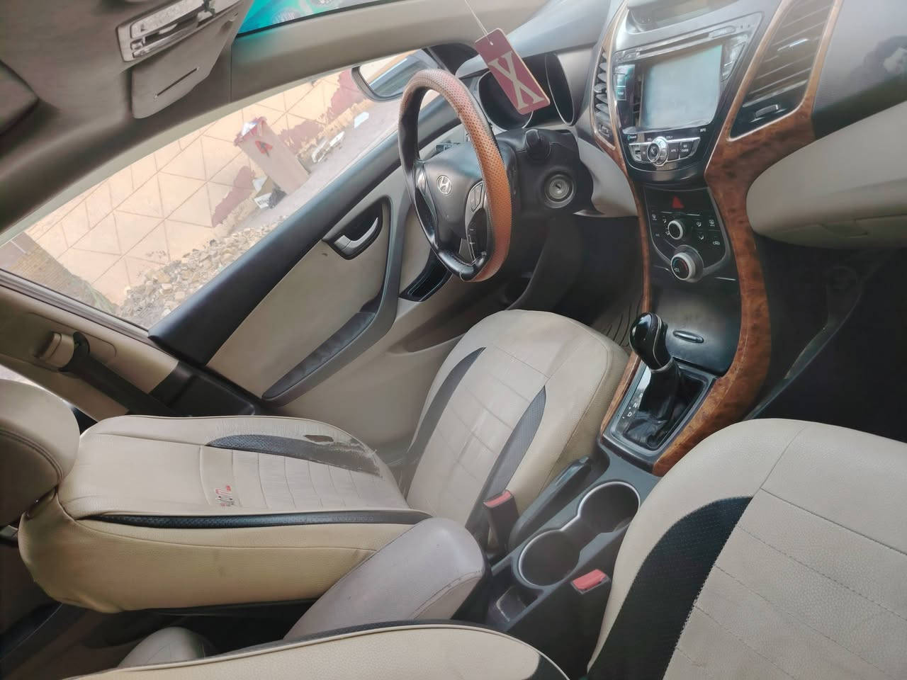 سلام عليكم لنتره خليجي 15بسمي رقم بغداد اخوان كلشي موضح بل سونار مكينه مفتوحه سعر 117مكان سياره دوانيه مركز ***********
