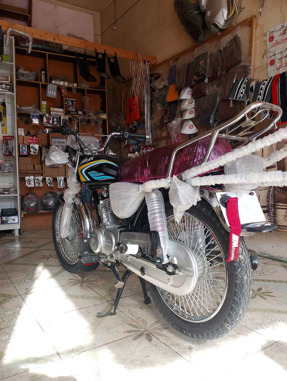 24شكل 25الكصة الاخيرة دشبول تاب.  كفالة عام.  دراجة احلا من الصورة.  شبة زيرو.  سعرهة 700وبيهة مجال بسيط.  موشراي اعبر المنشور.  مكاني بلدروز شارع المسعودية ***********
