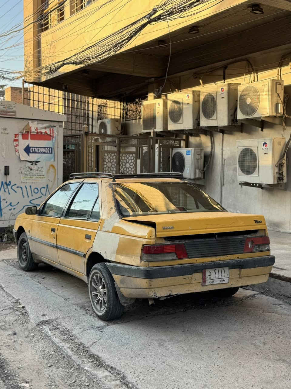 سلاام عليكم بيجو روا 2009 بسمي رقم بغداد كير  اوتوماتيك محرك كورلا شغالة مابيهة شي السيارة بس يرادلهة ترتيب السعر ( مليونين ونص عراقي ) بيهة مجال كلش بصيط 

عنوان بغداد العطيفيه :***********
