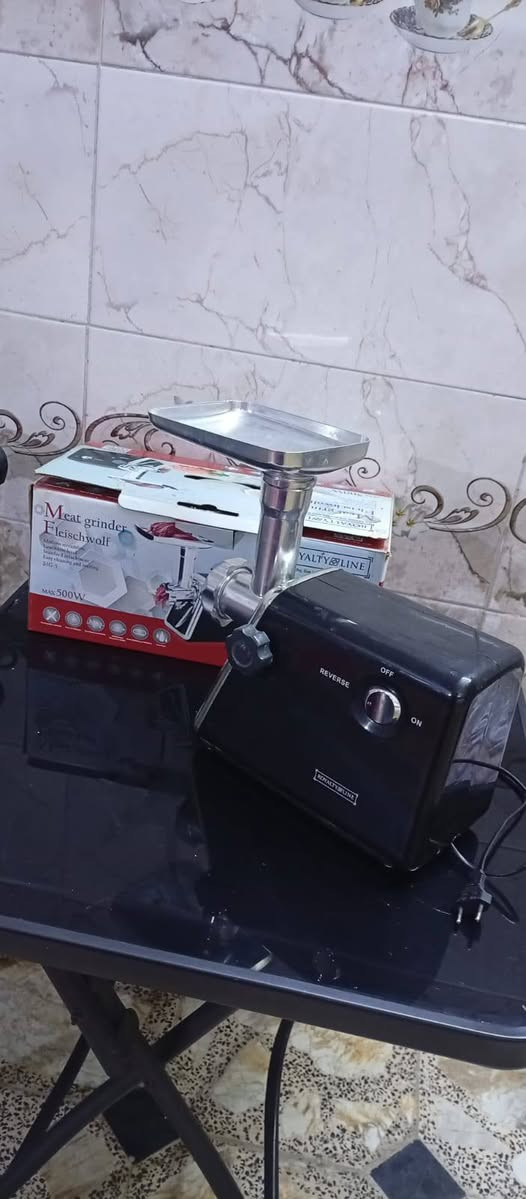 معصرة كهربائية مامستخدمة قليل جدا
ب 50 وبيها مجال 
مثرمة كهربائية مامستخدمة بالكارتونة ب 40 
تنور غازي ب 25 وبي مجال 
عنواني حي أور بغداد


**إذا كنت صاحب هذا الإعلان وتريد حذفه لأي سبب، رجاءا أرسل رسالة إلى الدعم الفني**