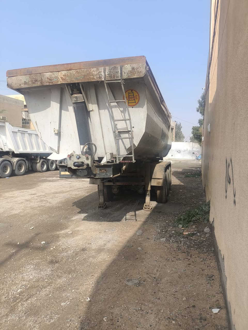 السلام عليكم عربانه حوضيه ذرعه 30متر مكانه بغداد ***********
