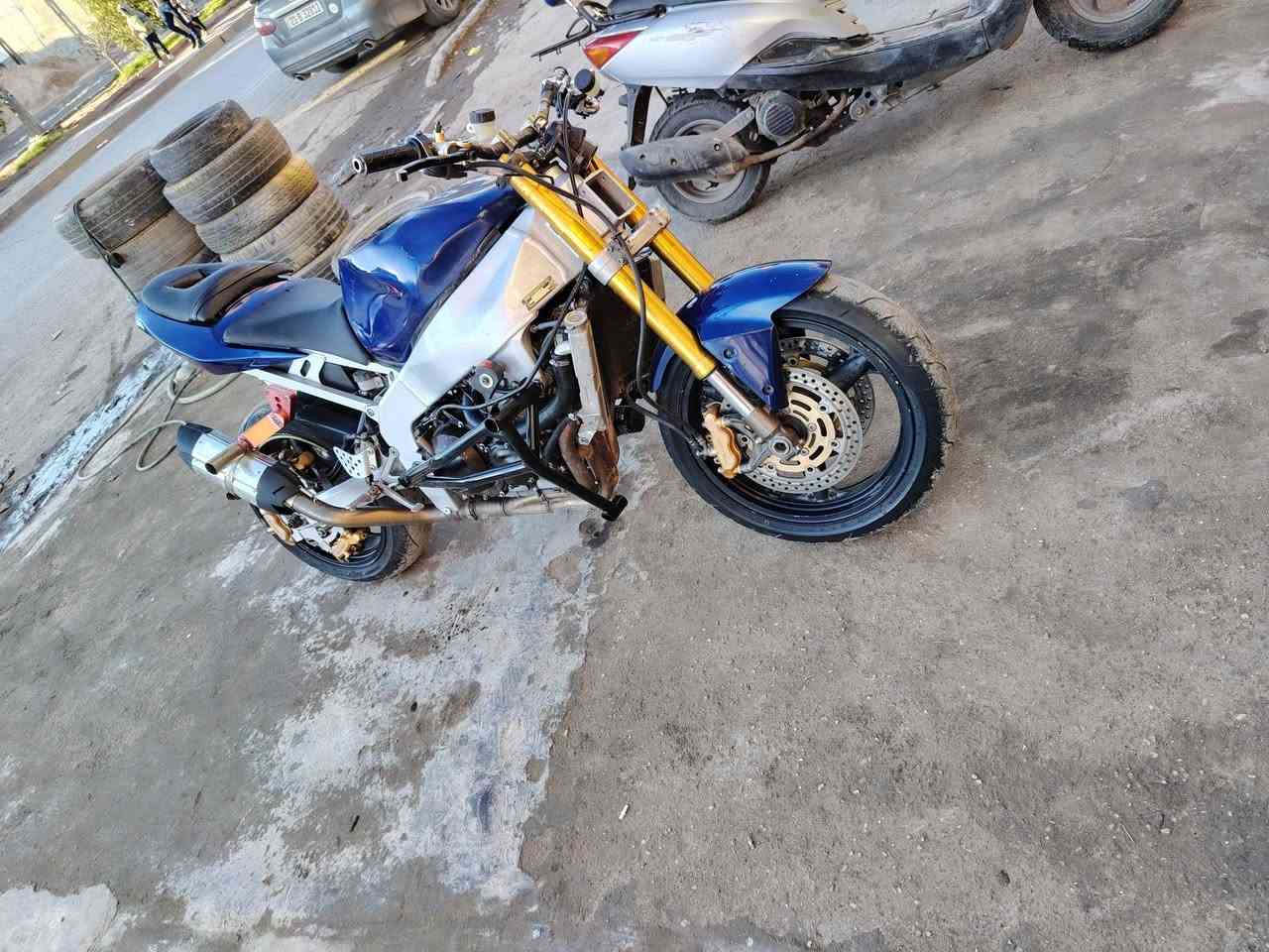 السلام عليكم دراجه كاوسكي 636 ٢٠٠٤ دراجة جاهزه نكره بكل وقت عنواني بغداد حسينية راشديه دراجه مفتوحه كصه ٢٠ يم مشمش ***********
