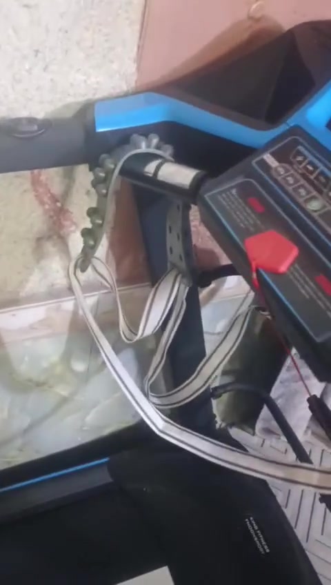 جهاز جري سبورت
جهاز جديد صارله شهر استعمال كلش قليل 
شرط تجي تفحص الانضمه البي والمودات تقتنع يلا تاخذه 
السعر  700 وبي مجال لا تكسر بسعره اذا مو شراي جهاز جديد 
الاتصال *********** المكان ناصريه مركز
