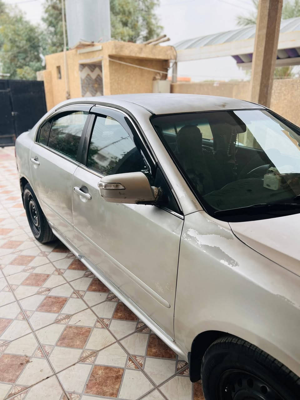 السلام عليكم
اوبتيما2010 محرك 2000 دوش وارد خليجي
حداديه كير محرك كله جاهز 
سياره لونها جارد بيها ضربه ب الجاملغ الايمن وطخطخات واضحه وصبغها جارد سنويه نافذه 2017 ماعليها اي غرامات سعر 87 وبيها مجال
إستفسار ***********
