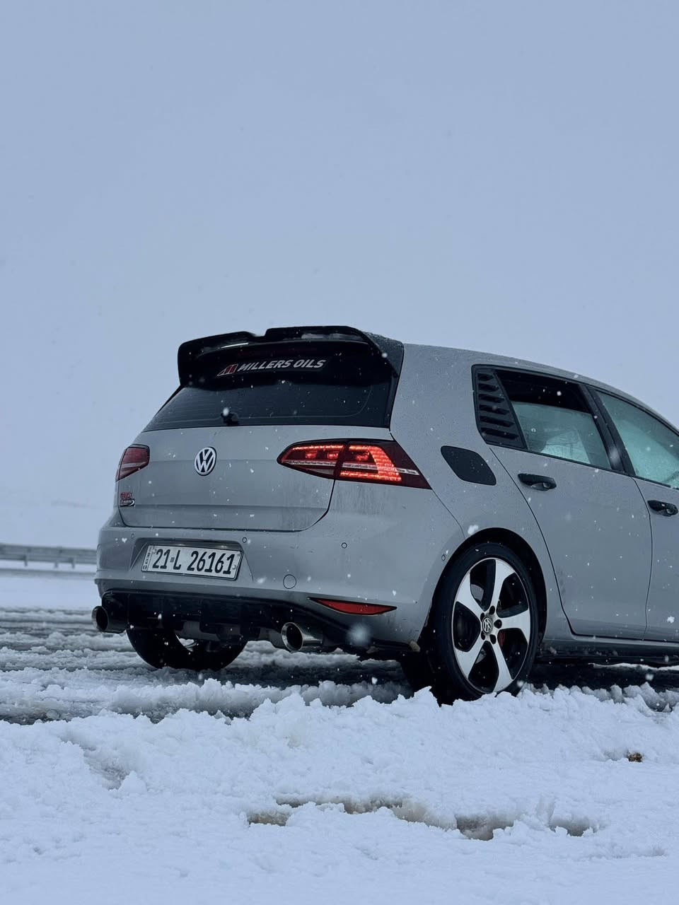 گۆلف gti 2016 2.0torbo فول مواسەفات چاملغو بۆنیت بۆیاخ بی ناوگرتن بی دەعم  کەپس   فرۆشتن ***********
