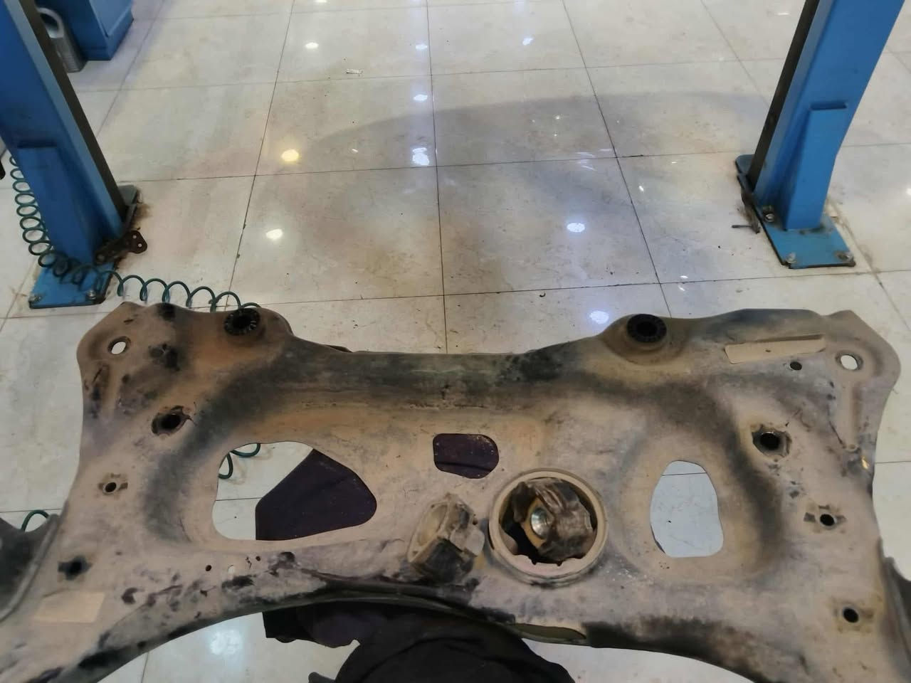 Shireen German Auto Service-  مركز شيرين لصيانة السيارات الالمانية
زبائننا الكرام

 السيارة الاولى 🚘: 

اشتكى الزبون من وجود صوت  في الصدر الامامي للسيارة ( طركعة ) ، تم تبديل  ( بوش فرممة  - شمعات - بوش كبيرة  طبلة - ربل اسود صغيرة طبلة - لاستيك رباط - قايش دينمو  ) , كذلك تم تبديل هيدروليك كير الماني ( كود بحسب رقم شاصي ) ، جميع المواد المانية مع ضمان سنة   ، علما بان السيارة هي فولكس واگن جيتا ( Jetta )  موديل 2023 محرك 1.5   .

🌹

السيارة الثانية 🚖 :  

تبديل هدروليك كير الماني ( على رقم الشاصي للسيارة مو بالبكيف ) مع فلتر كير الماني خاص ب DSG بعد وصول السيارة الى الحد القانوني ( ٦٠ الى ٧٠ الف كليومتر ) علما بأن السيارة هي فولكس واكن تاوس ( Taos )  موديل 2023 محرك 1.5 تيربو . 

🌹
🌹

‏‎كروب وكالتنا 

https://www.facebook.com/share/g/16oT3VE986/?mibextid=wwXIfr

🌹
🌹

‏‎زبائننا الكرام 

‏‎عروض وكالتنا 

في حالة تبديل دهن محرك 🛢️لدينا سوف تحصل على : 

‏١- فحص كومبيوتر 💻 مجانا في وقت تحتاجه سيارتك الى فحص . 

‏‎٢- فحص كامل للسيارة - الصدر  الامامي مجانا في وقت تحتاجه سيارتك الى فحص  . 

🏎️ اما في حالة قيامك بأي صيانة في ورشتنا فسوف تدخل تلقائية الى القرعات الشهرية : 

‏‎١-سحبة الشهرية للفلاتر المجانية ( فلتر شوتة - تبريد - محرك ) 

٢- 🏆 زبائننا الكرام العرض الجديد القرعة كل ثلاثة اشهر سوف تحصل على : 

 * الدهن المحرك مجاني ( بلاش ) 🛢️. 

* تبديل هيدروليك كير مجاني ⚙️ . 

🌹
🌹

موقع شركتنا الجديد

‏https://maps.google.com/?q=36.168079,44.011108

‏‎‏‎شركة شيرين ( وكالة فولكس واگن & سكودا) 

‏‎اربيل -شارع ملعب فرنسو حريري اذا من جهة شارع  60  - قرب نقليات بغداد ( كراج بغداد) - بالقرب من مرطبات 9* 9 

***********-***********

‏‎الوكالة الالمانية الوحيدة في العراق 🇩🇪

#erbil #Atlas #kurdistan #Volkswagen #audi
