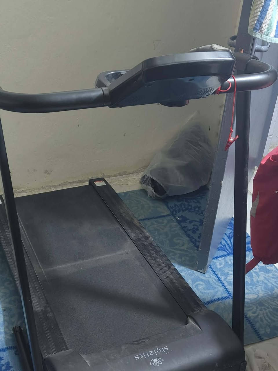 جهاز جري اخو الجديد يتحمل وزن 150 كيلو للبيع السعر 300 مع مجال بسيط استفسار ***********
