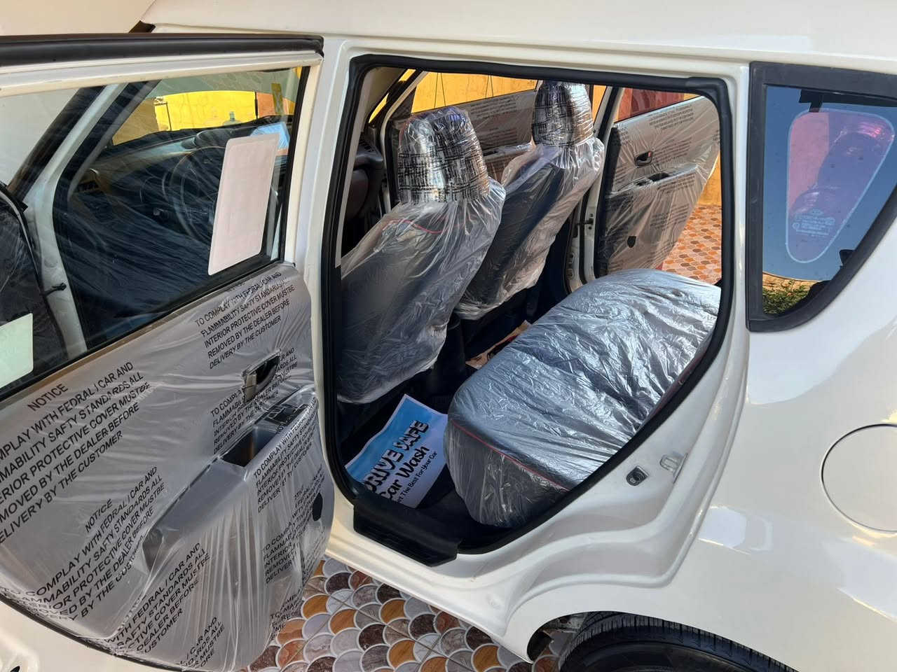 السلام عليكم
كيا صول 2014 ادوات ادوات ادوات 
للبيع 
محرك  كير مكفول تبريد ثلج 
تايرات +صدر + باتري كله جديد ماصار اسبوع 
غرفه مغلفه الداخل بالكامل.
جديده الله شاهد سياره تخبل مال بيت ***********
