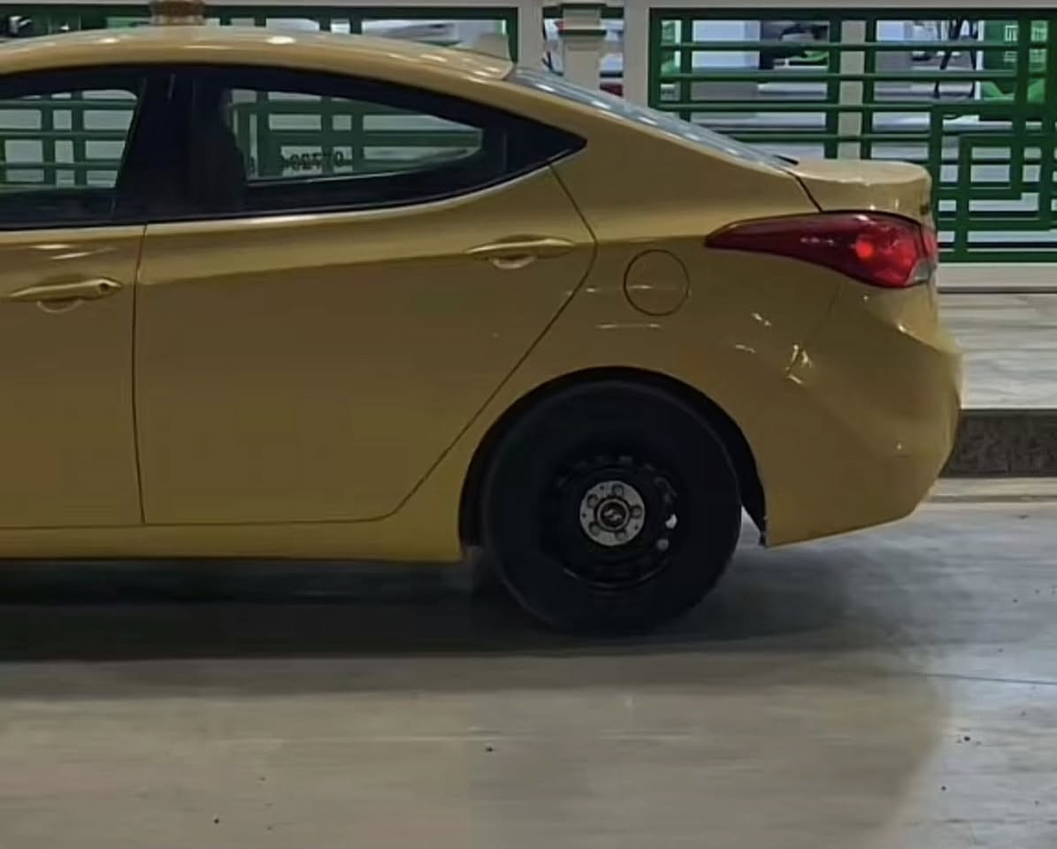 النترا موديل 2013
وارد خليجي 
مواصفات نص فول 
حادث جاملغ خلفي 
مكينه كير خير من الله
تخم تاير جديد 
صدر امامي خلفي جديد 
غرفتها كلها دوشمه 
شاشه كبيرة
كامرة خلفيه 
سيارة مال جناي 
استخدام شخصي
تحويل ثاني يوم بسمي
95 وبيها مجال
***********
