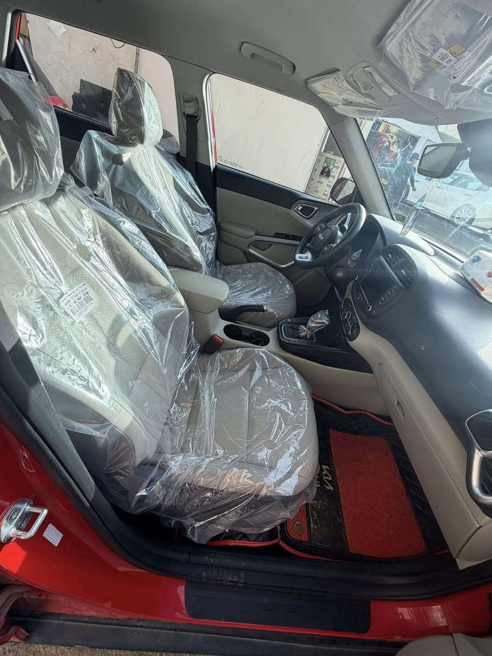 كيا سول موديل 23 بدون لوحات ماشيه 34 ميل مكانها حله شارع40 السعر 138  // حادث جاملغ وبنيد فقط دركه ***********
