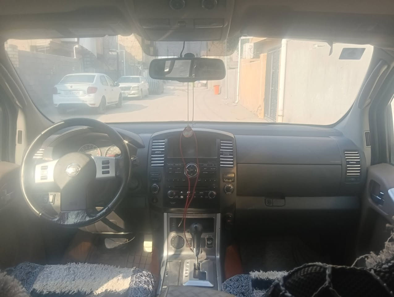 نيسان بافندر 2008
عائلية سبعة راكب 

محرك 4000 گير رياضي  خير من الله 

تبريد ثلج . ثلثة قطع تبريد 

تحكم استيرن جهتين شغال 

مثبت سرعة

مانع انزلاف

كشن كهربائي 

مري كهربائي 

باب الجنطة شفط

كامرة وشاشة عطلاة ابلادي 

سيارة جاهزة مكانها بغداد  رقمها كوت باسم صديقي شرط التحويل بيع او مراوس حسب القناعة

التخدمة السيارة .  السيارة وصاحبها بخدمته ***********
