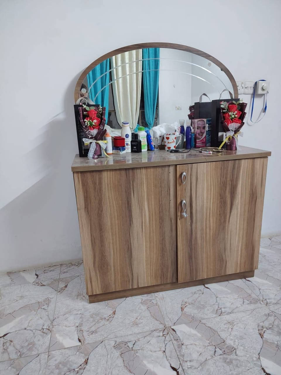 سلام عليكم غرفه نوم للبيع تركيه جديده استخدم قليل


**إذا كنت صاحب هذا الإعلان وتريد حذفه لأي سبب، رجاءا أرسل رسالة إلى الدعم الفني**