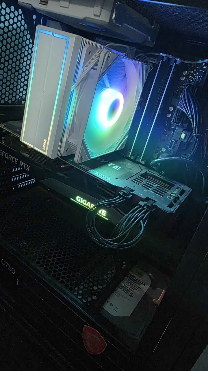 الحاسبه قبل كم شهر جددتها حرفيا بس الكيس قديم الباقي كله جديد استخدام شهرين او 3 نظيفه كلش تجي وتشوفها بعينك البيع فقط الكيس بدون شاشه ولا شي المواصفات:::
المعالج/cori i5 12600k
كارت الشاشه/rtx 3070
الرامات/8*2 16gb
المذربورد/gigabyte b760m gaming plus wifi
البورسبلاي/750w
والتخزين/ ssd128gb
و hdd1tb بغداد, العراق


**إذا كنت صاحب هذا الإعلان وتريد حذفه لأي سبب، رجاءا أرسل رسالة إلى الدعم الفني**