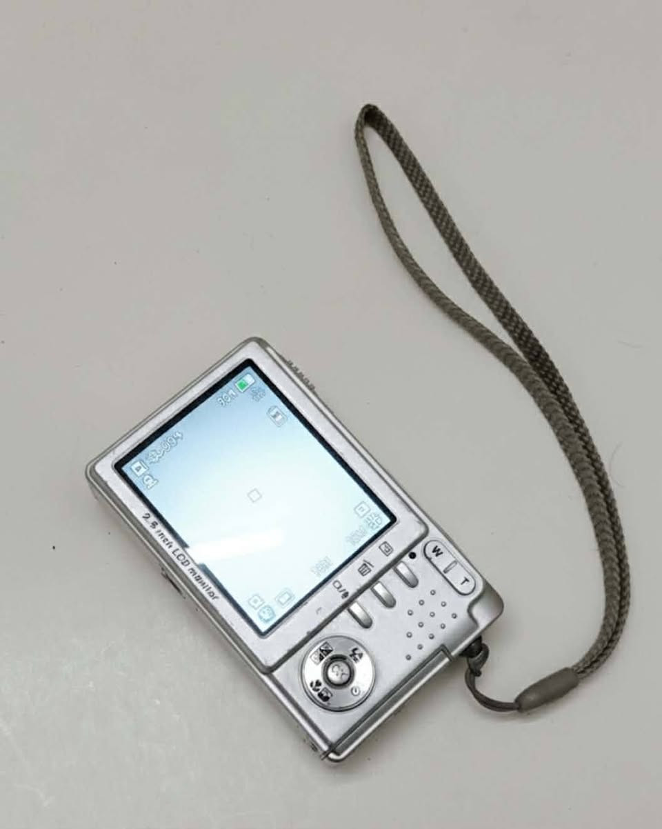 السلام عليكم للبيع.بدون ملحقات+بدون بطارية
النيكون.ب.85
الكامرة الثانية.ب 45


**إذا كنت صاحب هذا الإعلان وتريد حذفه لأي سبب، رجاءا أرسل رسالة إلى الدعم الفني**