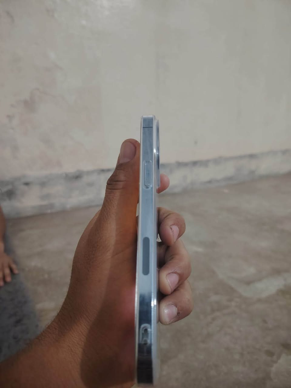 iphone 13 pro max
الجهاز وتر بروف بلادي كامل
ذاكرة  ٢٥٦ 

بطارية ٨٠ بلادي 

تك سيم 

السعر ٥٥٠ 
 
فقط كسر بلجام شوية 

***********  رقم الاتصال

