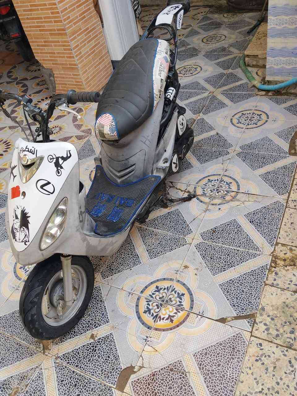 السلام عليكم دراجه مال رمبه مفتوحة بوسه 49دراجه كامله سلف هندر سعر 450بيه مجال قليل   رقم الهاتف ***********
