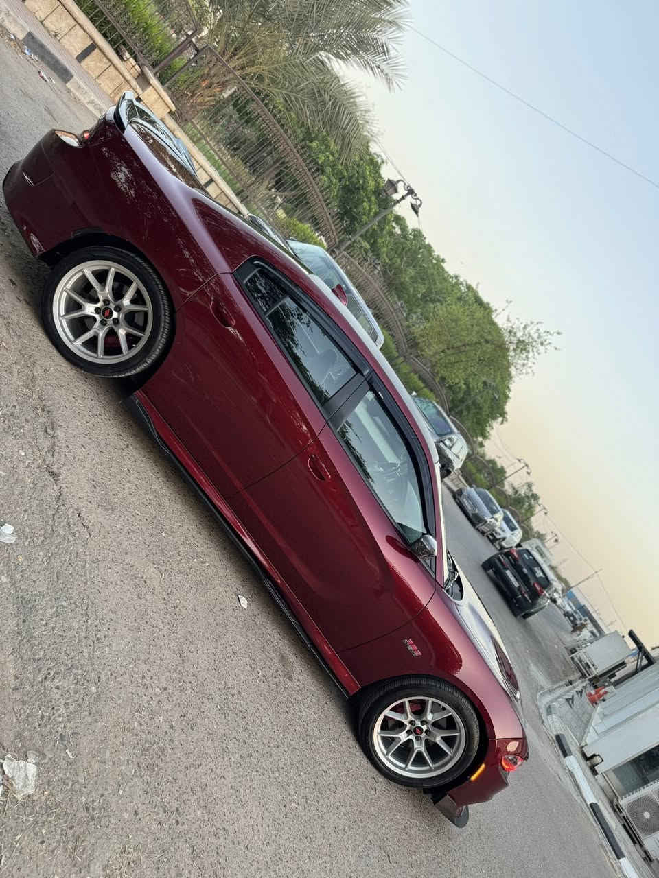 للبيع جارجر scat pack سكات باك  موديل 2021 حادث بسيط رقم بغداد حرة باسمي هزة جديدة مواصفات :
مكينة 6400
فجوج بريك brembo 
شاشة جبيرة car play  + كامرا دوارة
رادار جانبي + نقط عمياء
كشنات جلد + تدفئة
 تدفئة ستيرن
سستم صوت ALPINE
تشغيل عن بعد
نظام launch control للتحكم بالانطلاقة
مودات srt للقيادة(eco,sport,track,custom)
شفتات ستيرن
هيتر مري 
حساس خلفي
عليهة منظومة زنون اصلي وبالنسبة للاضافات : 
سقف روز رايز اصلي  متغير الوان
مازدات اوراكل الوان متغير عالتلفون + عين الشيطان
كزوز تحكم ريمونت+ داون بايب
واكيد برمجة مصطفى ايگل
وباقي المواصفات المعروفة والسيارة جديدة كلش وكاملة مكملة اي نقص مابيهة وماشية ٤٨ الف وحادثهة  جاملغ و بنيد بدون دواخل( شواصي مكفولة ) قطعتين صبغ فقط وبيهة مكانين بارد والباقي كفالة ايرباك طاك وراجع سستم  وصور الحادث موجودة عندي عالخاص والسعر 208$ للاستفسار ***********
