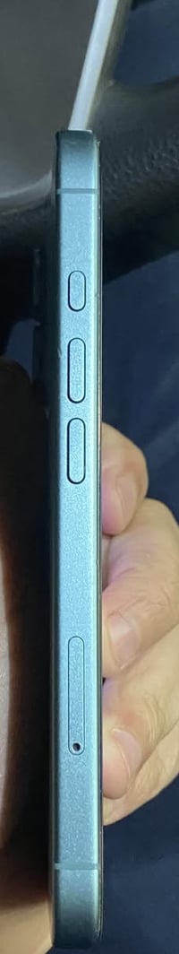 آيفون ١٦ • ١٢٨ • عاطل