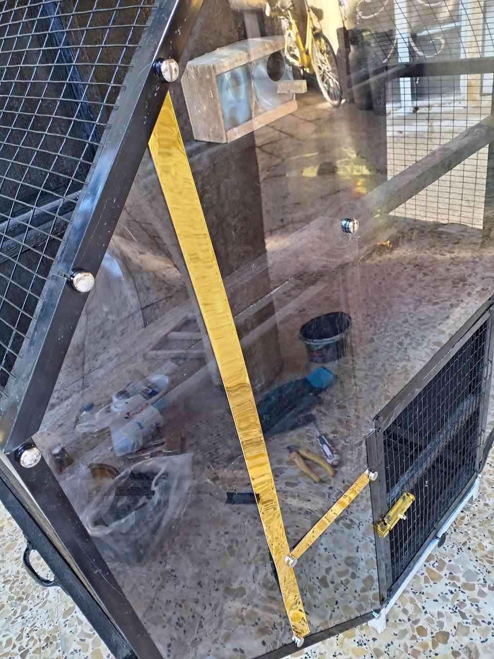 سلام عليكم
قفص بيئة للبيع الواجهة من الزجاج البلاستك غير قابل للكسر و لا يتأثر بالجو الحار..و مصنوع من الخشب و الألمنيوم 
السعر ١٠٠ الف..
و مستعدون العمل حسب الطلب..
بغداد رقم التليفون *********** 
لا يوجد توصيل..
