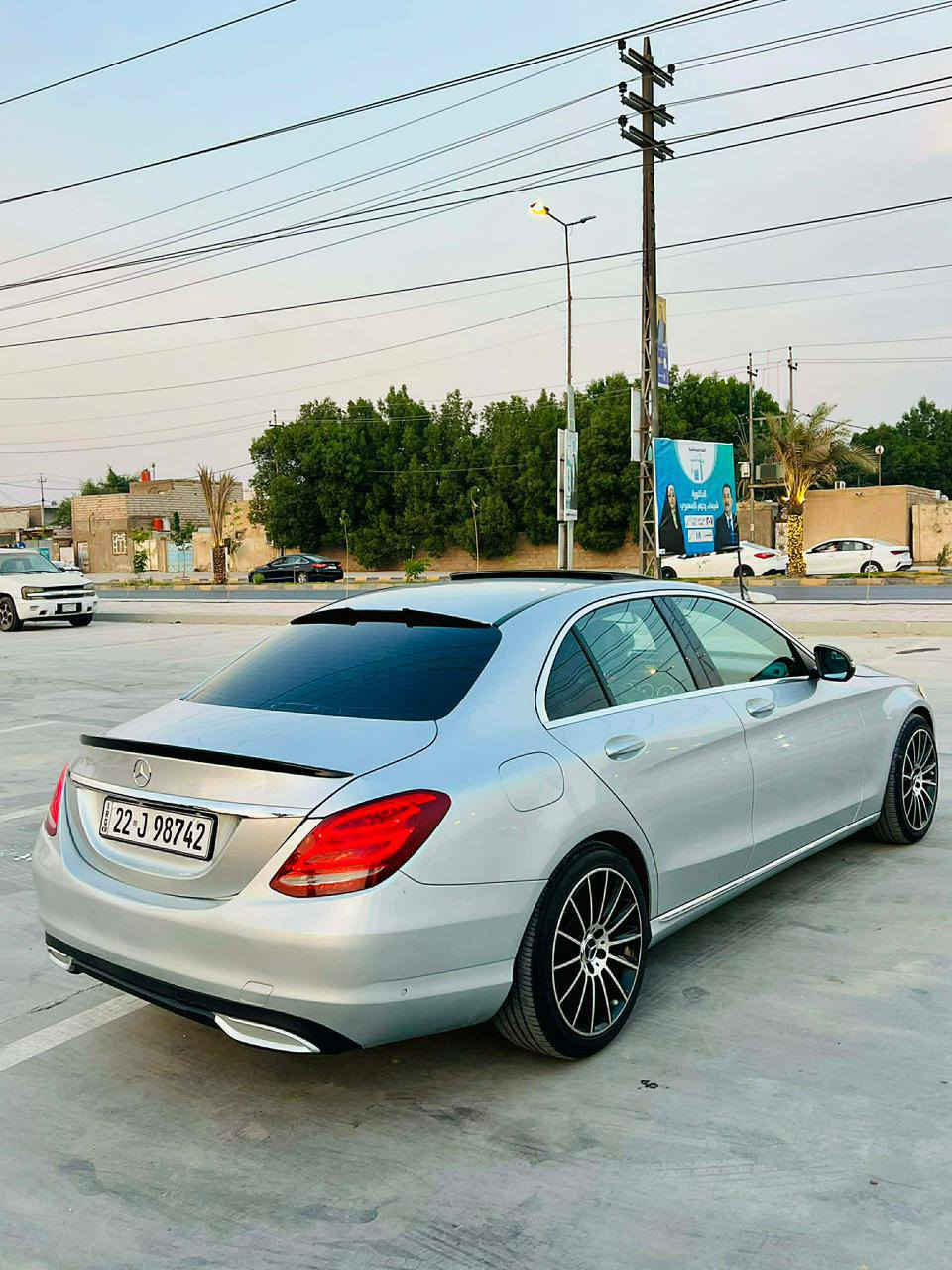 السلام عليكم من رخصت الادمن
مرسيدس c200 2016 
السيارة كفالة عامة عدى صبغ مكان الرقم بالجنطة 
ماشيه 120 ml
السيارة كفالة كير مكينة كهربائيات مـن كلشي  باحسن حالة يفحص  ويـَن ماجان السعر 185 هذا رقم صاحب السياره *********** مكلف بالنشر مكان السيارة النجف.
