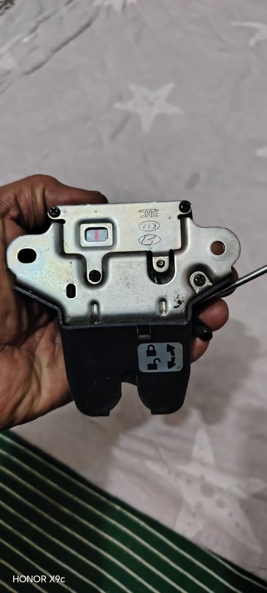 اللهم صلِّ على محمد وآل محمد 
#متابعه_الصفحه توصيل لجميع المحافظات 
تم وصول قفل جنطه تفصيخ العدد قليل
العنوان الديوانية حولي الخصيمة مقابل الزرعه مقابل مدرسه الايرانية واتساب ***********
ورشة الصادق لتصليح مكائن جام واقفال السيارات
