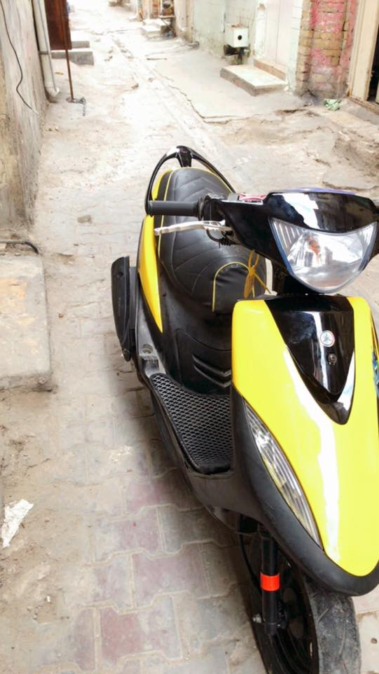 دراجه للبيع نضيفه مكفوله كفاله لا مفتوحه ولا برغي مطخوخ بيها البرغي بالمكينه كلشي بيها نضيف للبيع سعرها راسلني نتفاهم ع فيس لو دك عليه ع رقم*********** ملاحضه(ماعدي واتساب)
