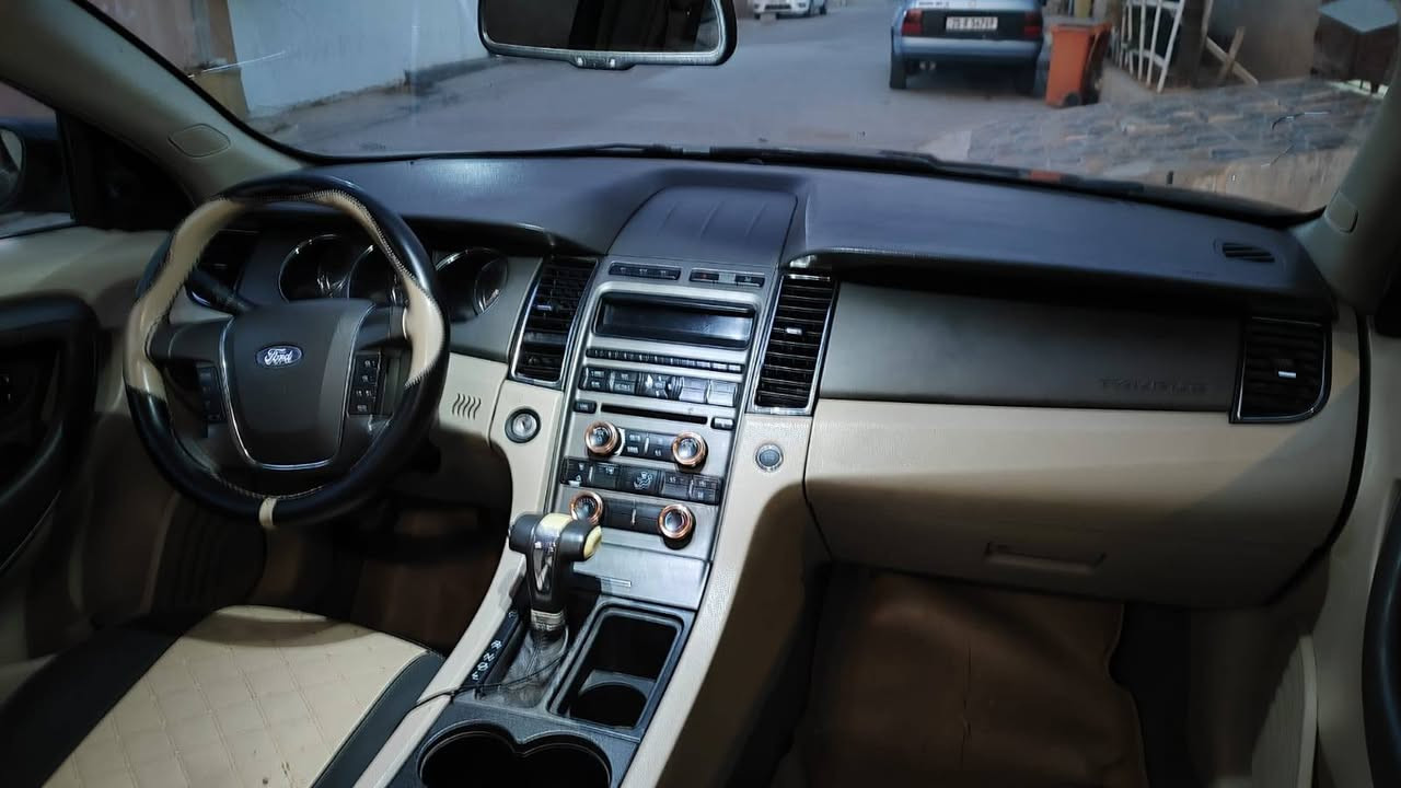 فورد تورس 2010
كلين مابي صبغ 
سنوية و رقم جديد 
سعره 86
***********
