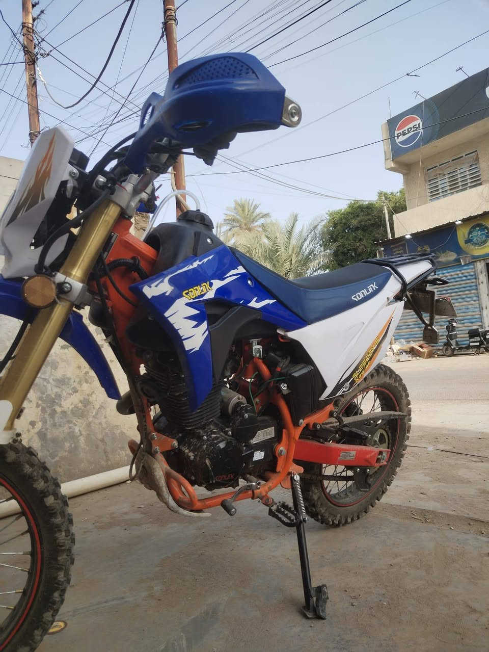 دراجه للبيع
قفاز 2025وكاله ماشيه الف كلش جديده محرك 250
مكفوله السعر مليون 400 رقم لتصال***********
