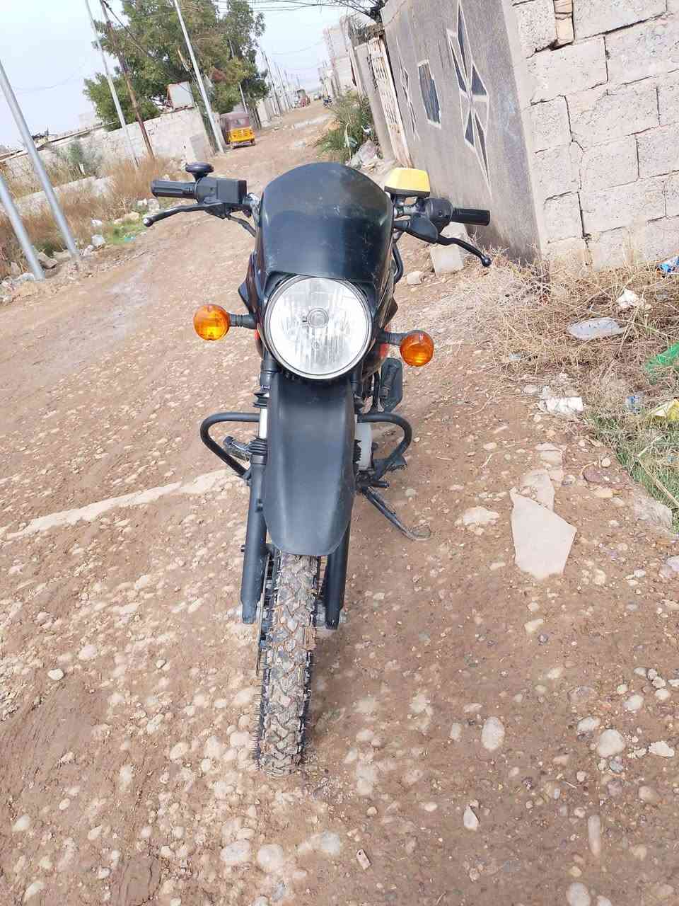 السلام عليكم دراجه بوكسر فحل إلى البيع  اوراق كامله موديه 2022 سعر مليون بيها مجال. لشراي  المكان بغداد سيطره الشعب  الرقم  ***********
